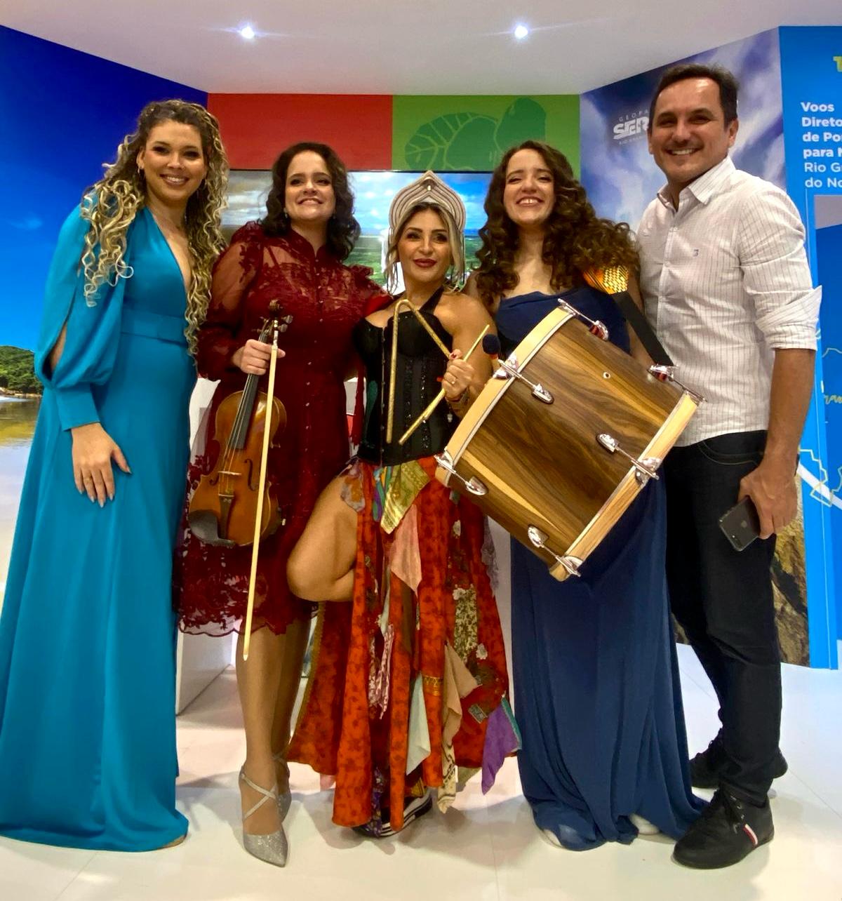 Deusa do Forró e Xyss Bastos Encantam na Feira Internacional de Turismo em Portugal