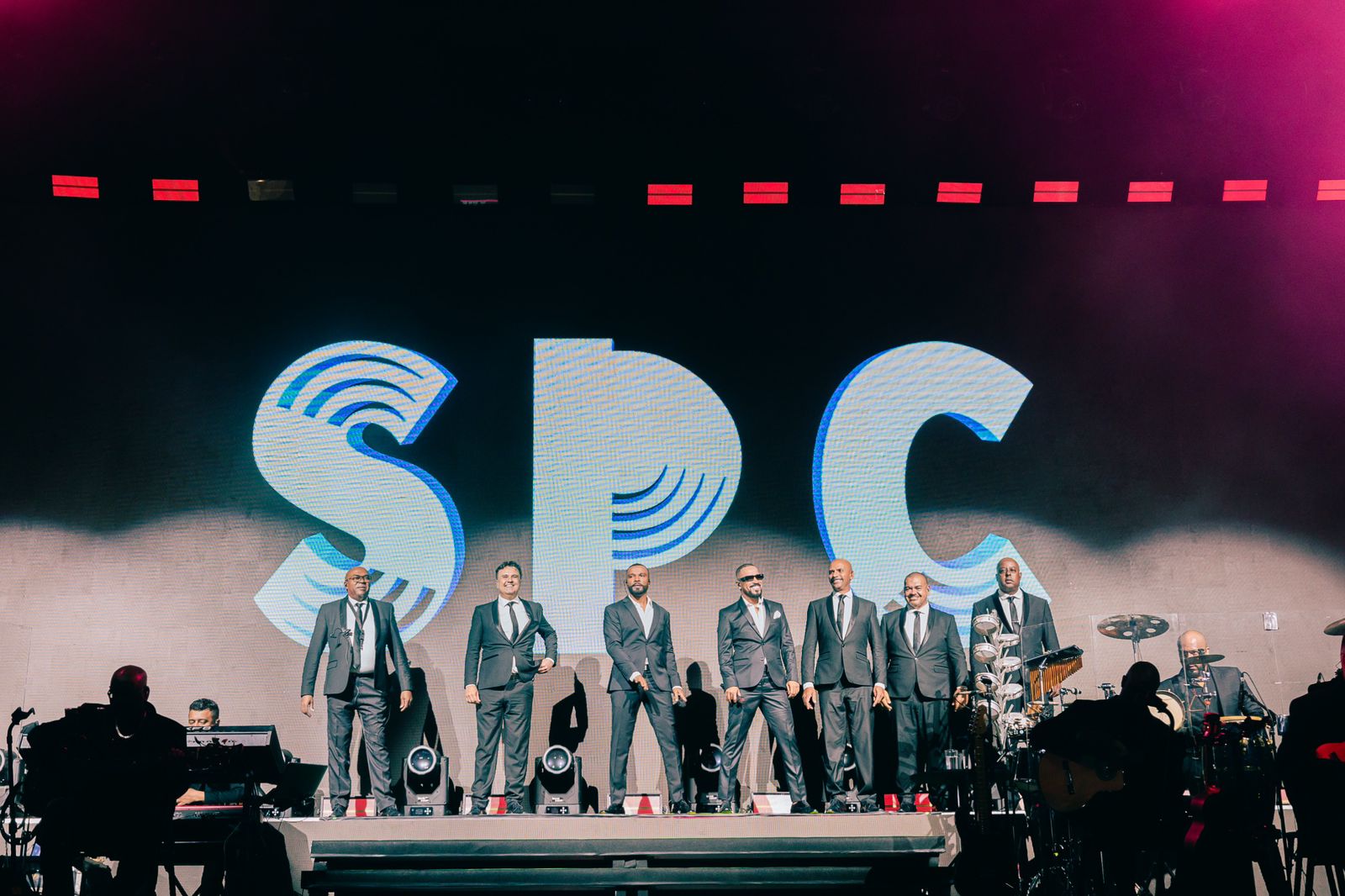 SPC 2 – Acústico lota Arena Fonte Nova e emociona multidão com maiores sucessos da carreira
