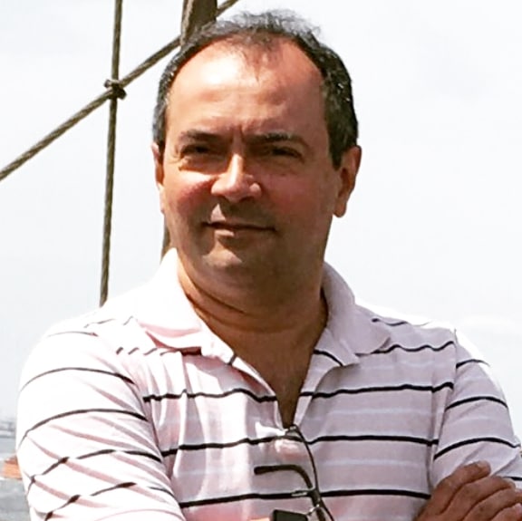 O cantor José Fernandes irá receber o Prêmio Internacional “África Friends” em São Paulo, no Memorial da América Latina