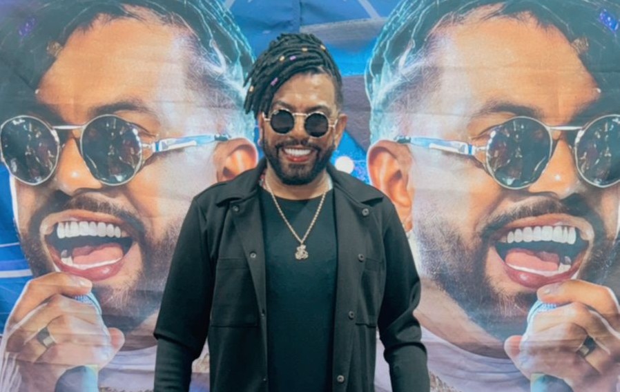 Multidão espera até altas horas da madrugada para ver Silvanno Salles no festival 10 Horas de Arrocha