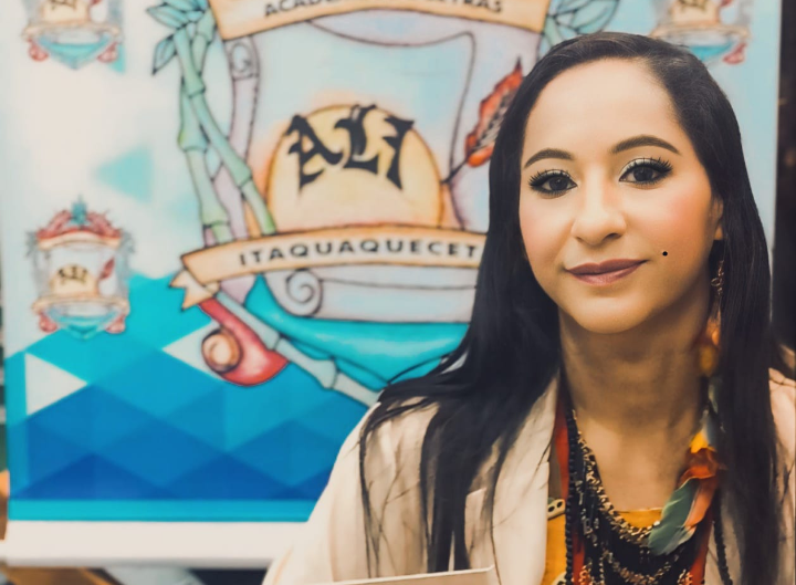 Zenaide dos Santos SA e a Arte Literária em “Letras e Tramas” na 27ª Edição na Bienal Internacional 2024