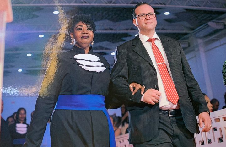 Apresentadora Doinha Prata recebe homenagens pelo seu B-day. Confira! 