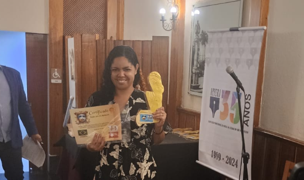 Aline Melo foi premiada com o Troféu Arte em Movimento 2024