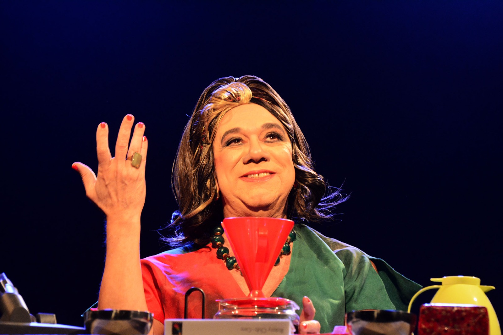 Aleluia! Ela está de volta mais louca do que nunca!