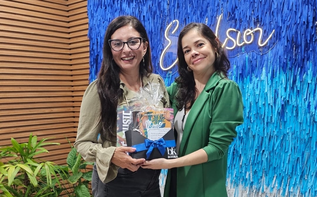 Caroline Borba, da Editora BFK Books foi convidada do Programa Fora da Caixa, apresentado por Gigliola Sena