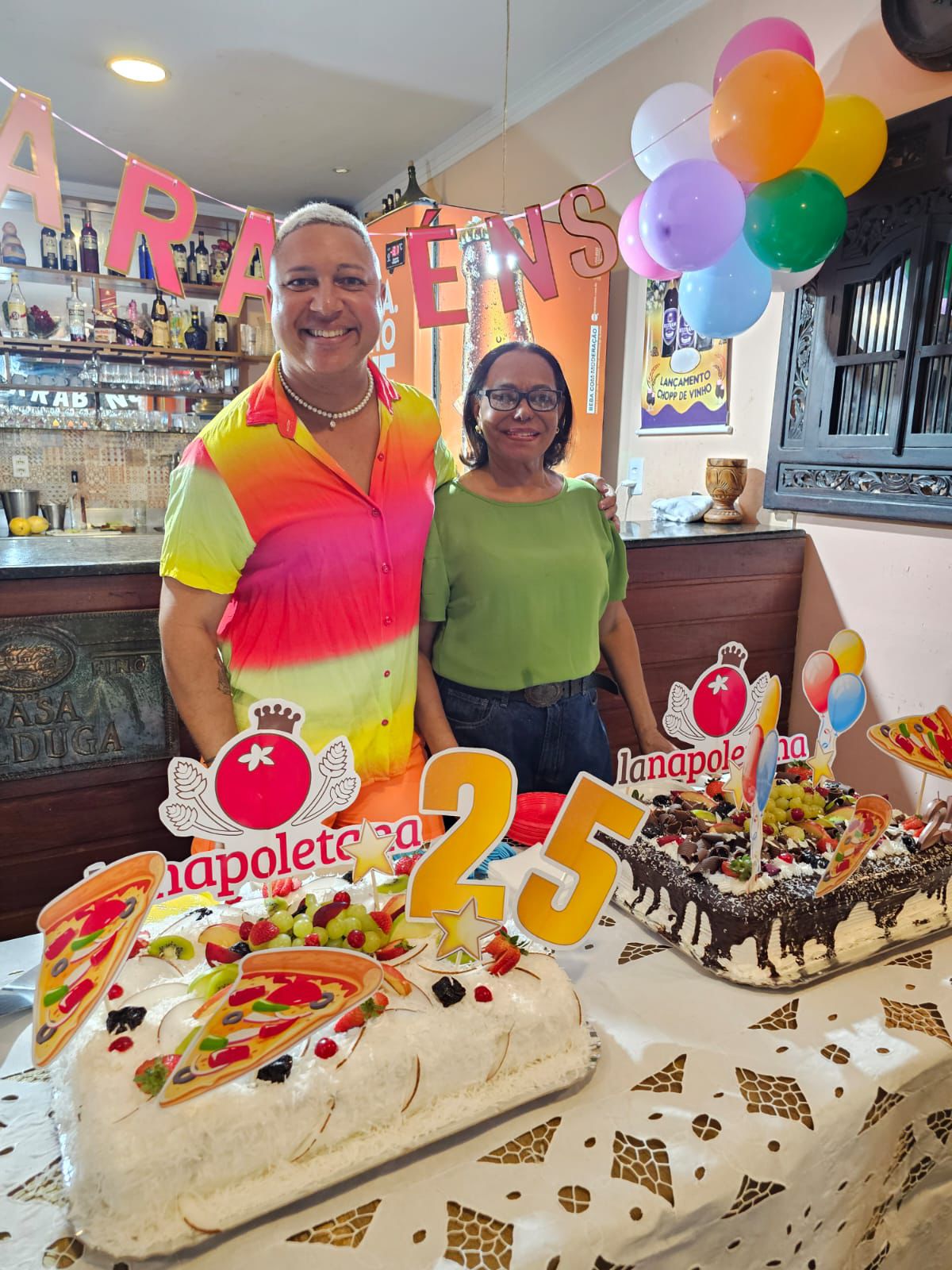 Pizzaria La Napoletana, completou 25 anos e faz comemoração em grade estilo