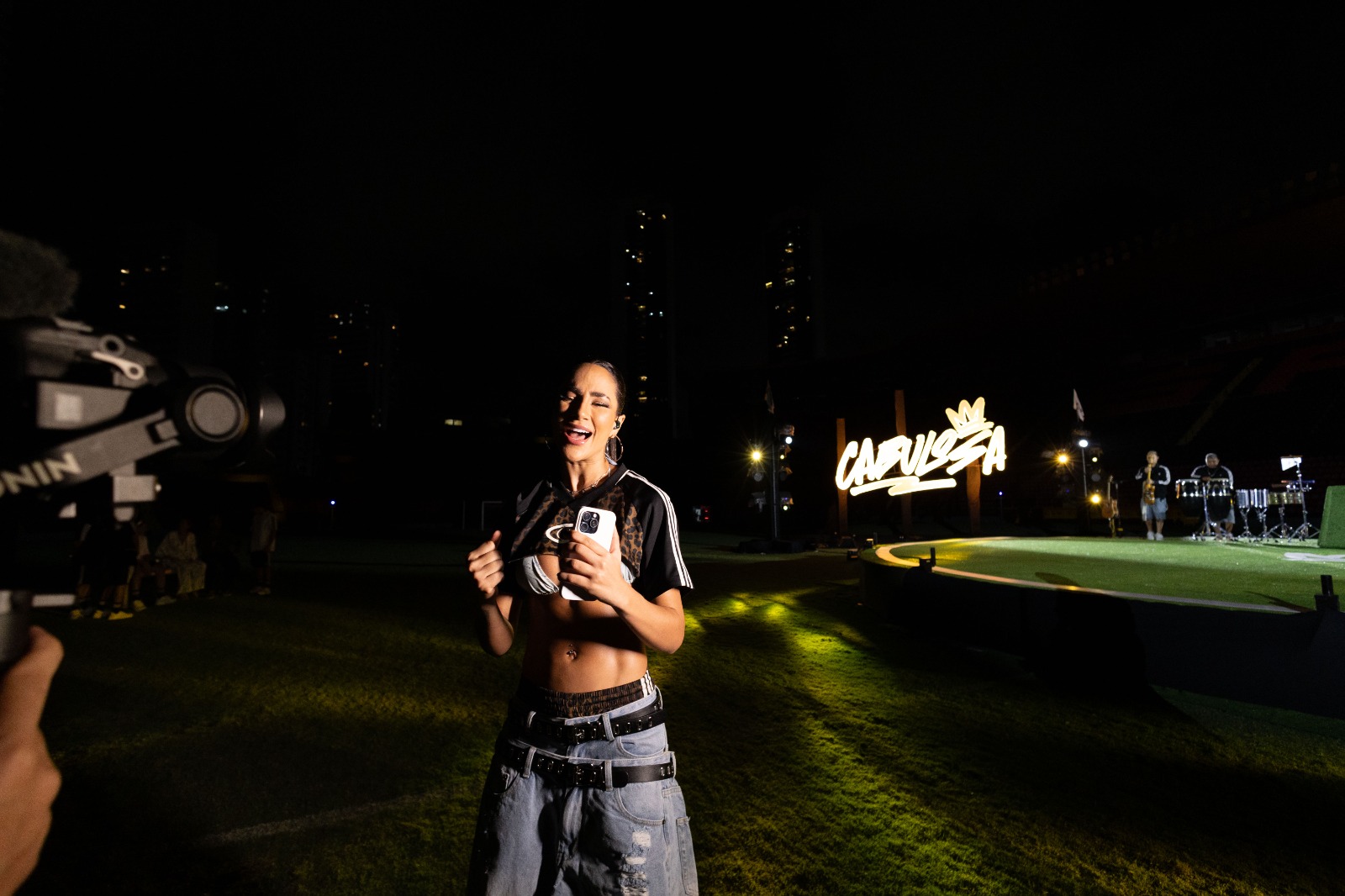 Michele Andrade mostra potência da voz com lançamento do EP “Cabulosa”