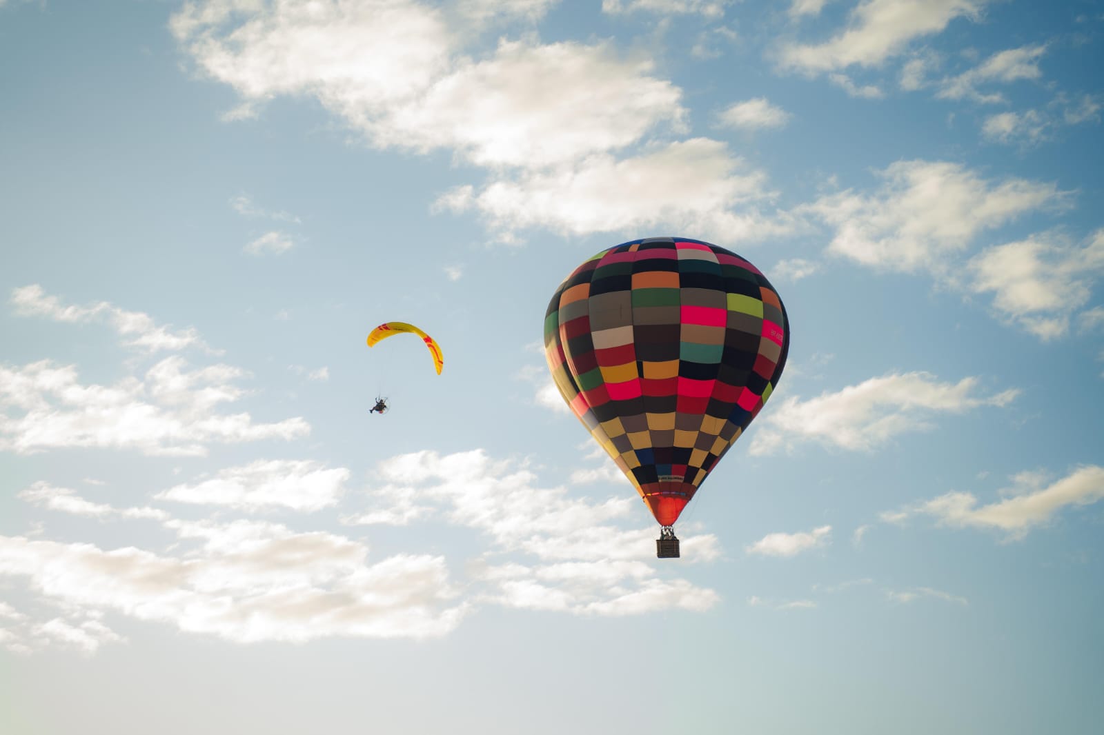 Festival Aerofest reúne aviação, balonismo, paraquedismo, shows e muito mais de 19 a 21 de setembro em São Sebastião do Passé (BA)
