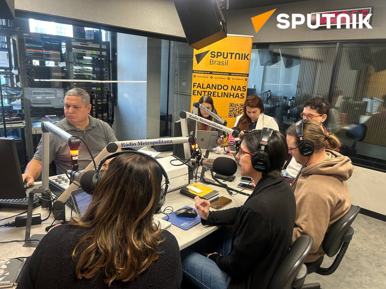 Sputnik lança rádio FM com programação 24 horas no Brasil