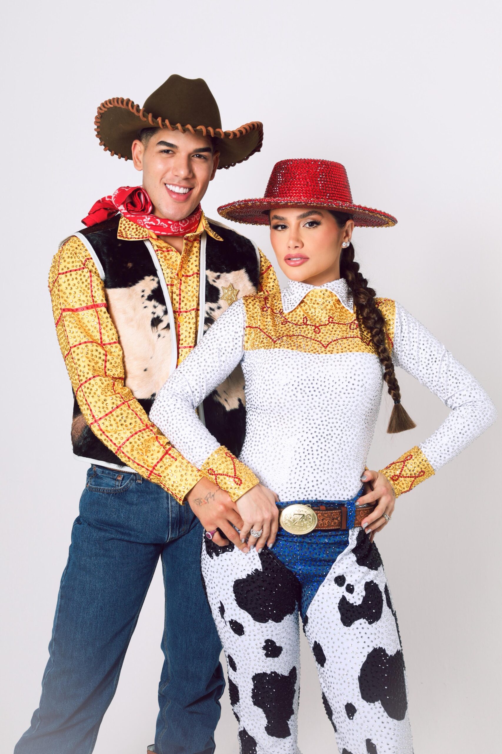 Direto de Toy Story, Zé Vaqueiro virou o Woody no palco da maior festa à fantasia do mundo