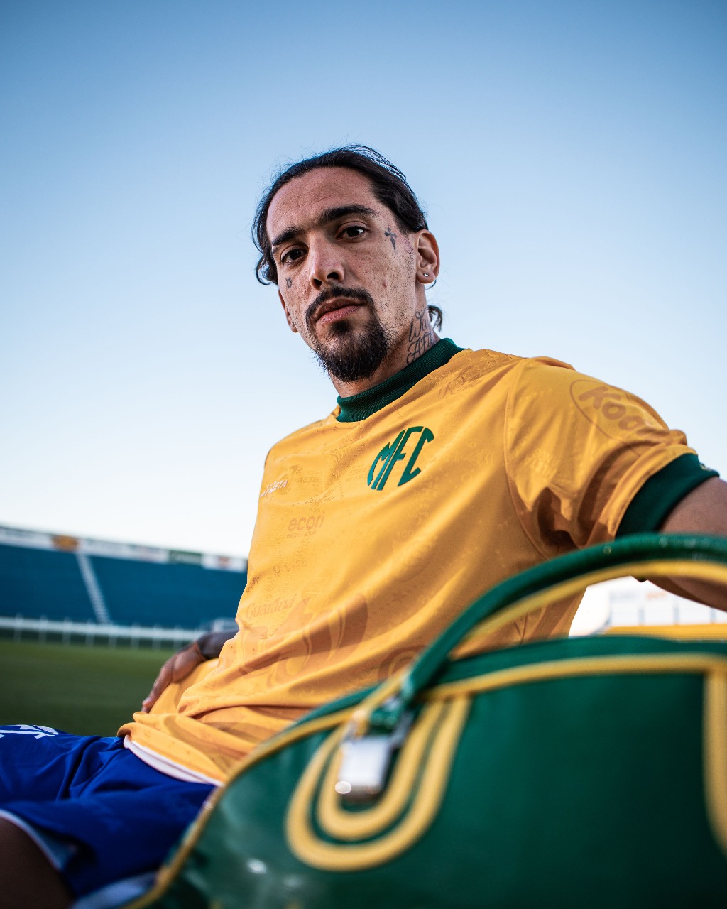 MIRASSOL VESTE HISTÓRIA: SEGUNDO LOTE DA CAMISA INSPIRADA NA SELEÇÃO TRICAMPEÃ CHEGA AO MERCADO