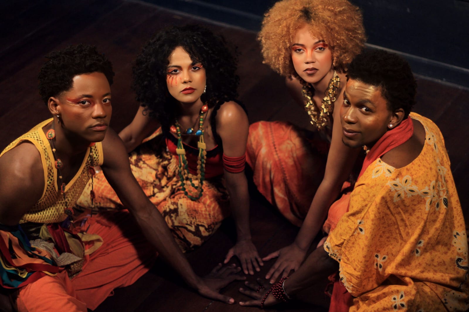 TV Pelourinho estreia espetáculo teatral em Salvador – “Caê – Reconvexo: Um Musical para Caetano”