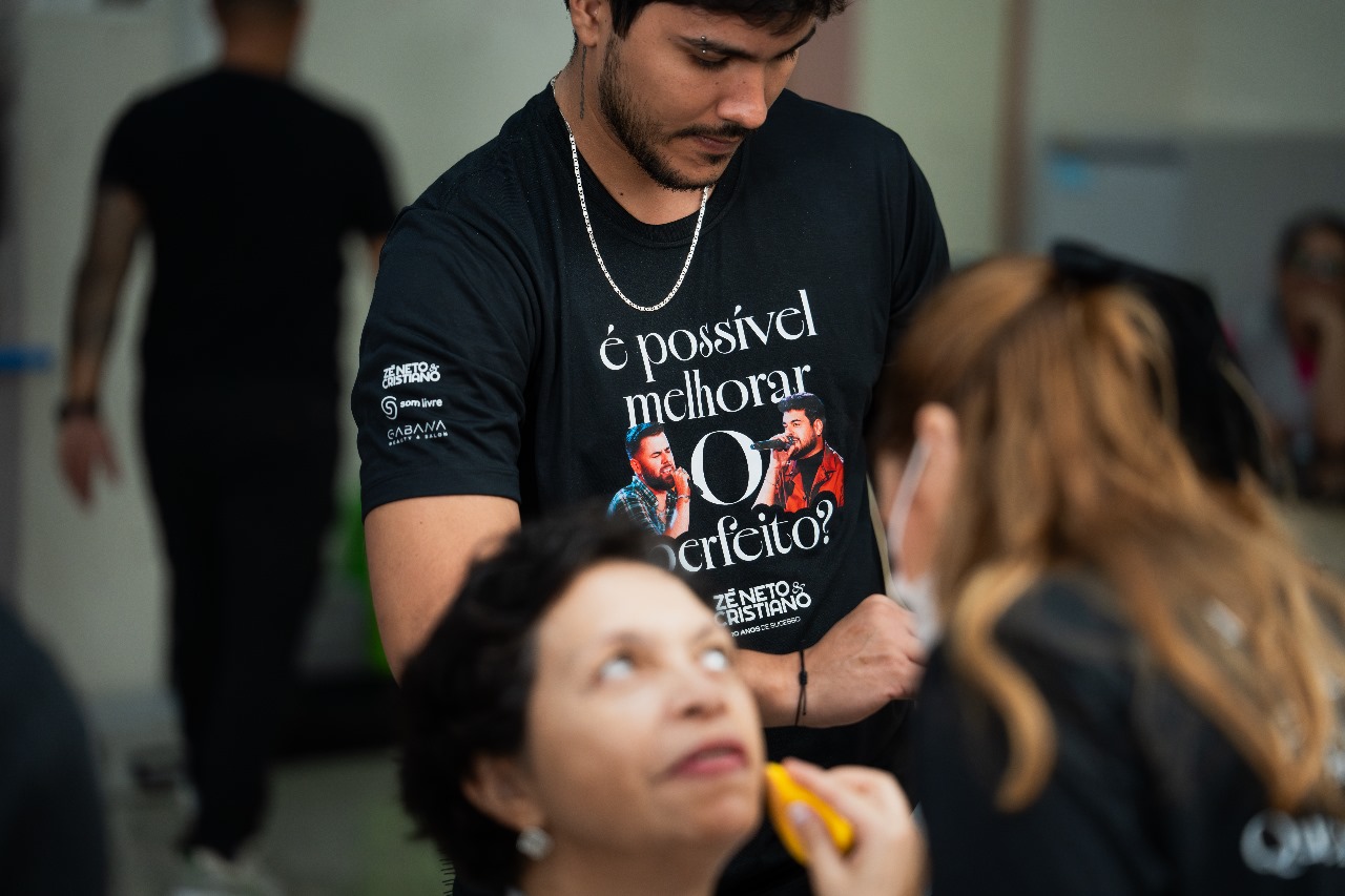Zé Neto & Cristiano se unem ao Hospital de Amor para campanha de  pré-lançamento do “Outubro Rosa”, em Barretos (SP)