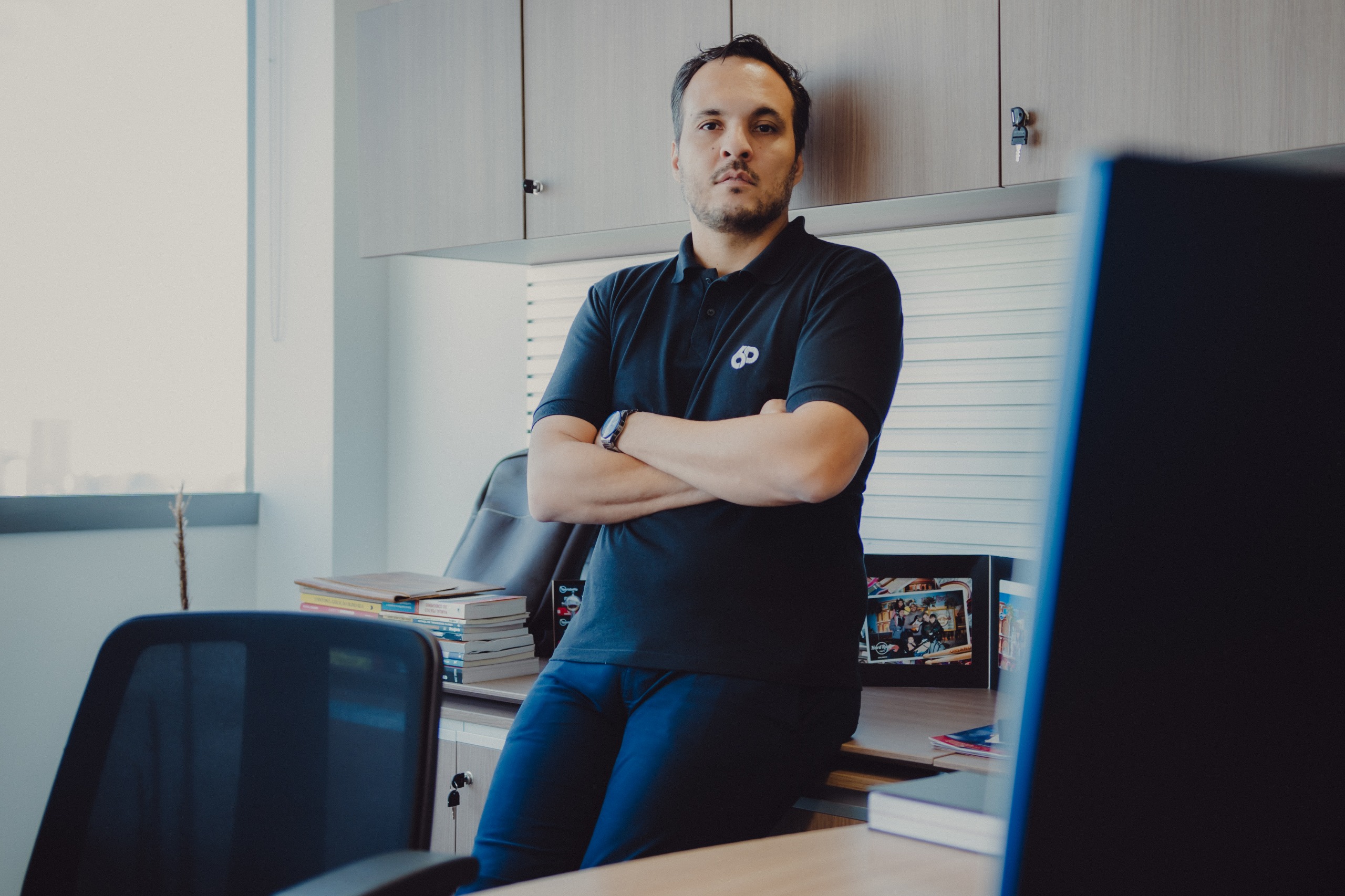 Multa para quem deixa crianças sozinhas em elevadores reacende debate sobre gestão condominial; 6P Condo propõe soluções financeiras para prevenir riscos e conflitos