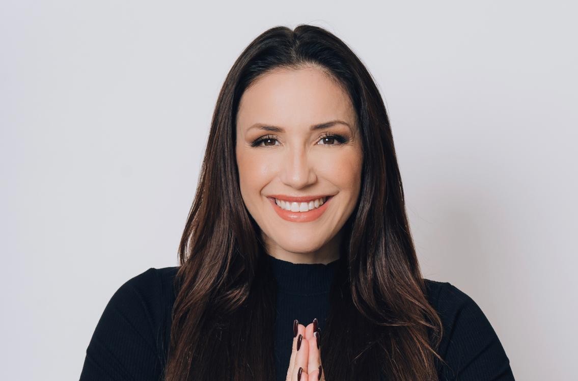 Com prefácio da cantora Anitta, Thais Galassi lança o livro “Ativação da Kundalini – Desperte seu poder secreto e manifeste uma vida extraordinária”