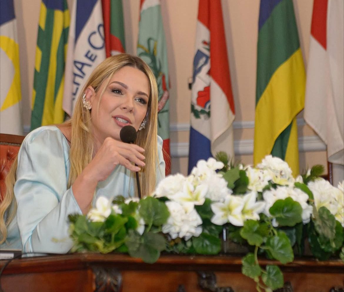 Projeto da vereadora Fernanda Louback que protege crianças e adolescentes de apologia ao crime e às drogas é aprovado na Câmara de Niterói