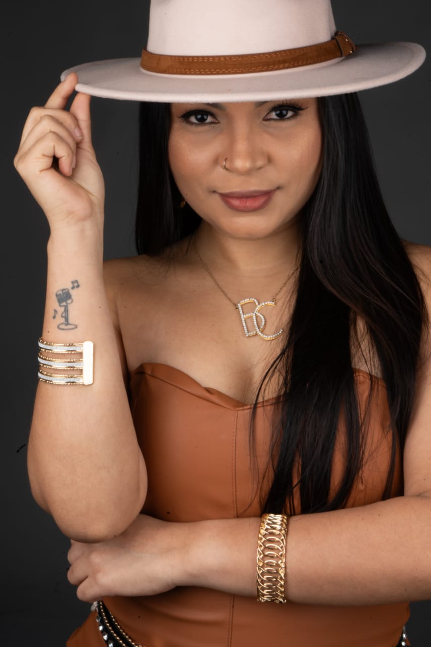 Cantora Bia Cantão anima o Réveillon de MG