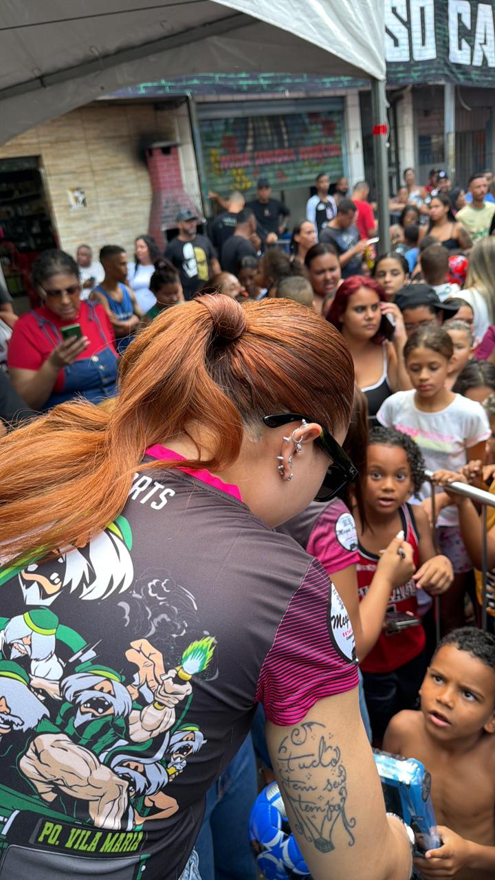 Mari Fernandez promove um dia de alegria e solidariedade em comunidade de São Paulo