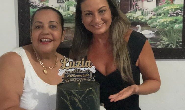 Leda Ferreira assinou bolo de aniversário de Luzia Moraes no Samba Verão da TV Pelourinho