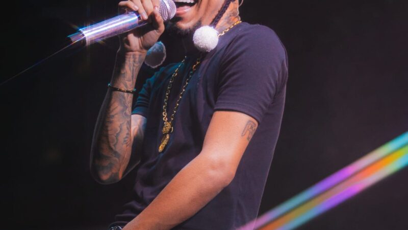 Em evento aberto ao público, gravação de audiovisual do cantor Mateuzinho reuniu cerca de 7 mil pessoas em Camaçari