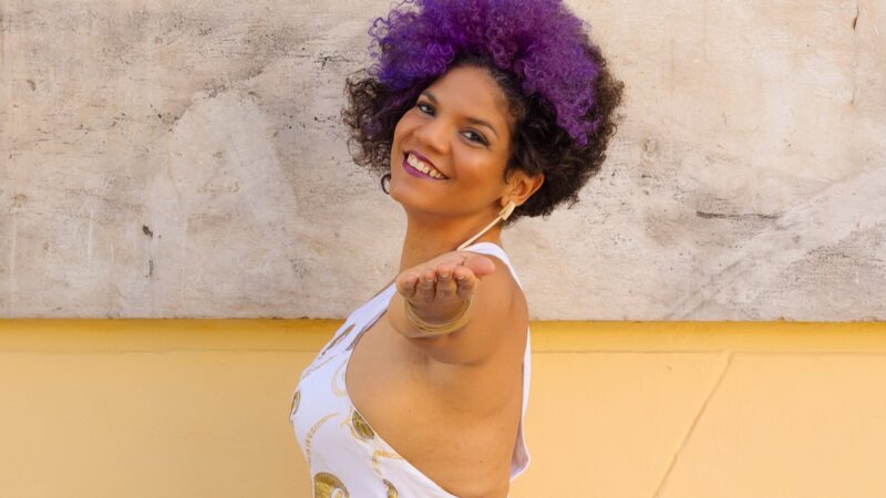 Juliana Ribeiro é a madrinha do Palhaços do Rio Vermelho