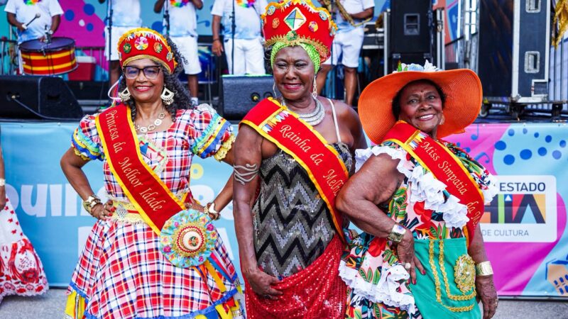 Baile elege Rainha, Princesa e Miss Simpatia da terceira idade para Carnaval no Pelourinho Concurso do Bloco Quero Ver o Momo reuniu 14 mulheres idosas e reafirmou seu protagonismo na folia momesca
