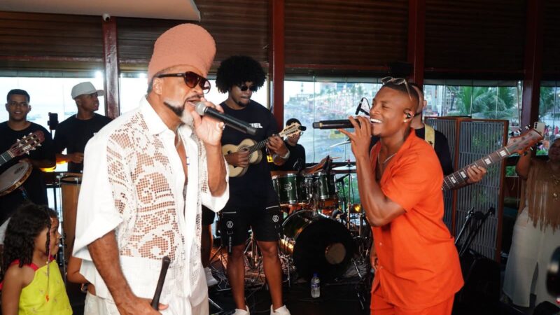Carlinhos Brown recebe convidados na abertura do Camarote Brown By Licia Fabio e Zum Brazil