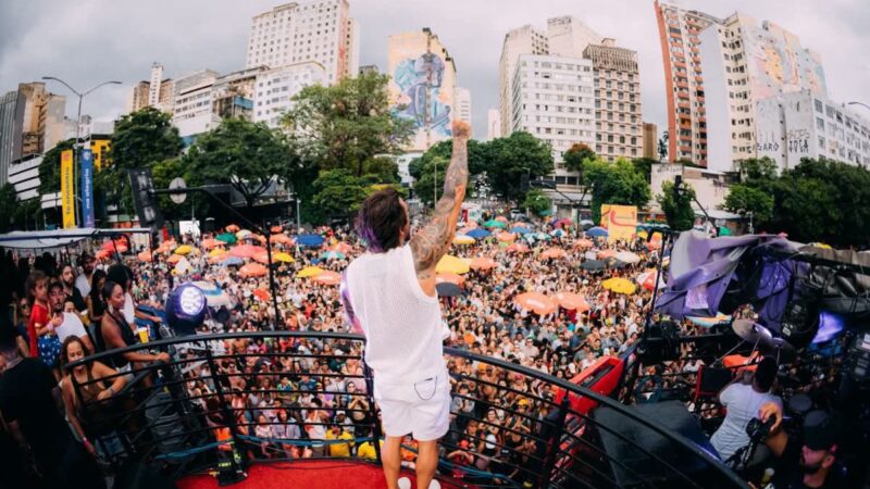 Banda Eva fecha Carnaval 2026 com estreia do Bloco Beleza Rara em BH