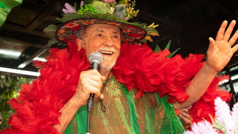 O Bloco Abacaxi de Irará teve um grande dia, no sábado, 21, cortejo pelas ruas de Perdizes