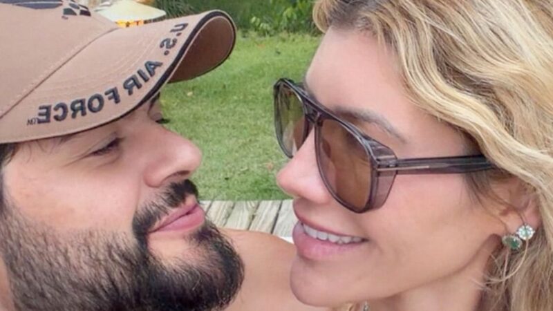 Cristiano, dupla de Zé Neto, aproveita dias de descanso em Trancoso com a esposa