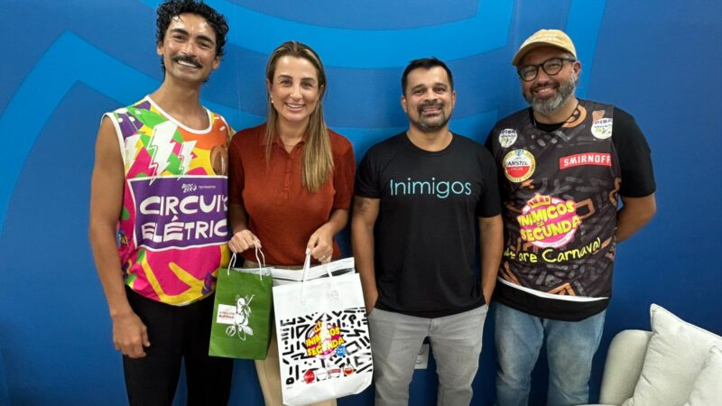 Blocos de Carnaval convidam prefeita Juliana Pavan e reforçam tradição dos desfiles na Avenida Atlântica