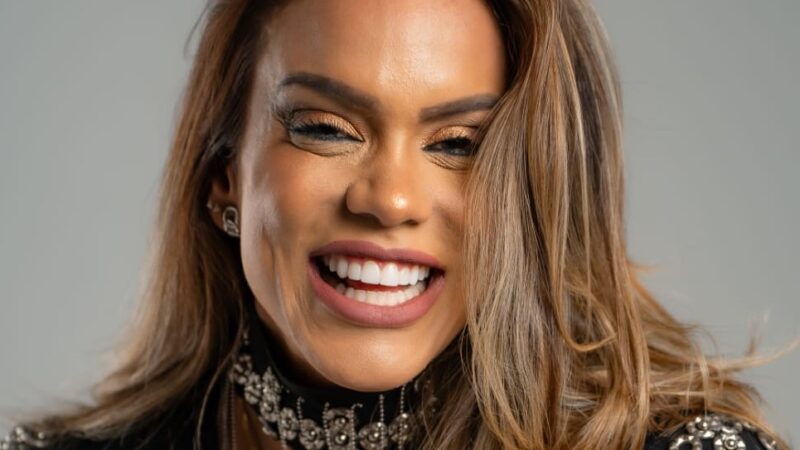 Estreando no Carnaval de Salvador, cantora Larissa Mello comandará trio nos circuitos Campo Grande e Barra-Ondina