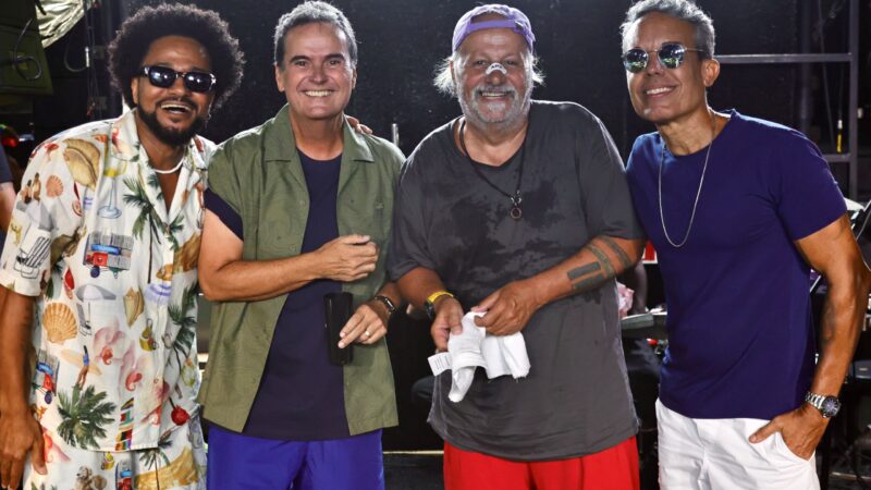 MUDEIdeNOME relembra clássicos, arrasta multidão e abre o Carnaval no Campo Grande