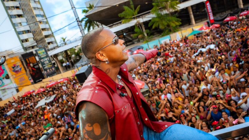 Léo Santana confirma tradicional arrastão na quarta-feira de cinzas