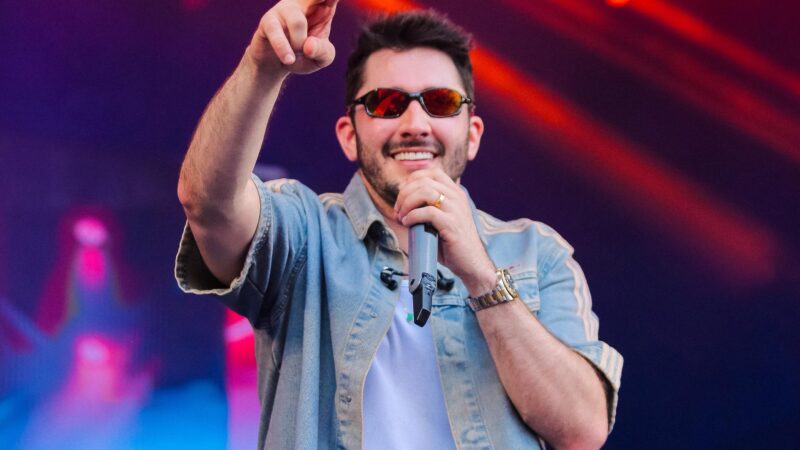 Jonas Esticado encerra maratona de 10 shows no Carnaval em Recife