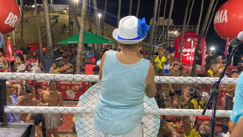 Gal do Beco no Trio do Samba. Sucesso absoluto!