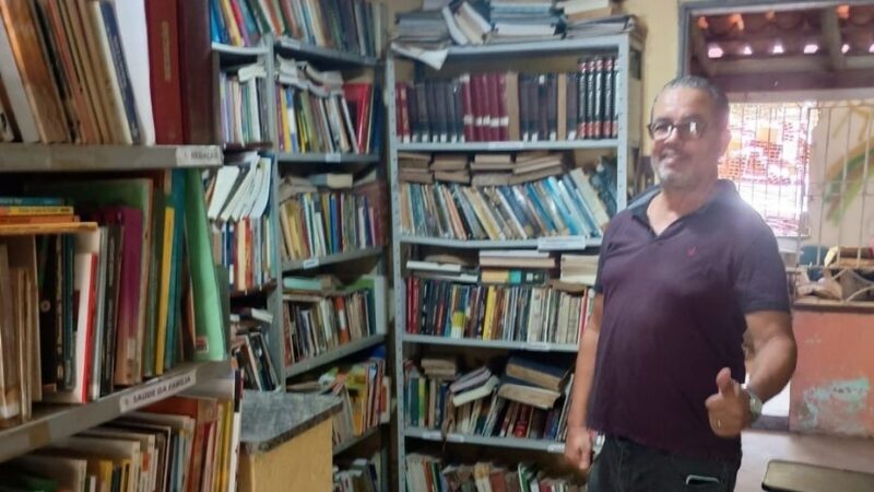 UM GRITO PELA EDUCAÇÃO: LIVROS ESTÃO SENDO PERDIDOS NA ÚNICA BIBLIOTECA COMUNITÁRIA DA ZONA RURAL DE CAMAÇARI