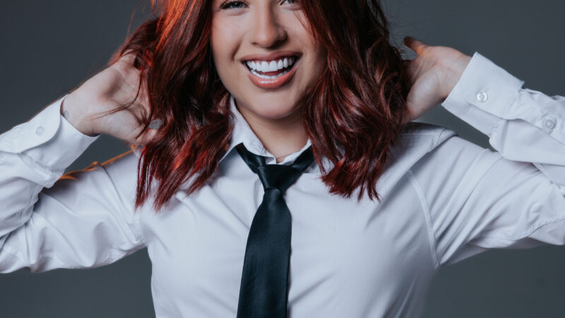 “Mari Fernandez inicia nova fase aos 25 anos e aposta em mudança de visual às vésperas de novo single”