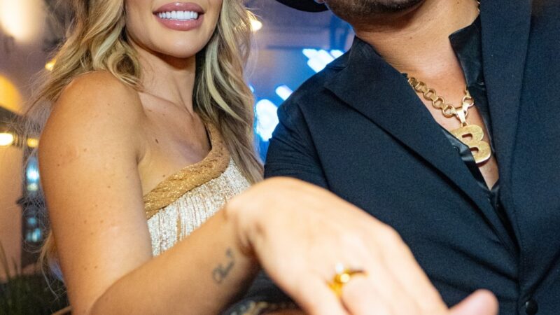 Noite mágica: Brenno, da dupla Brenno & Matheus, pede Manu Simoneti em noivado surpresa em Maringá