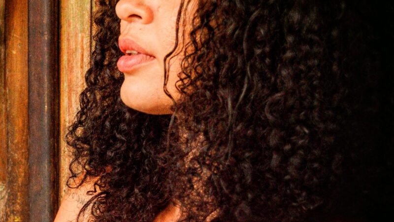 Gabriela Lima lança EP “Elas na Minha Versão – Vol. 1” no Dia Internacional das Mulheres e celebra vozes femininas da música brasileira