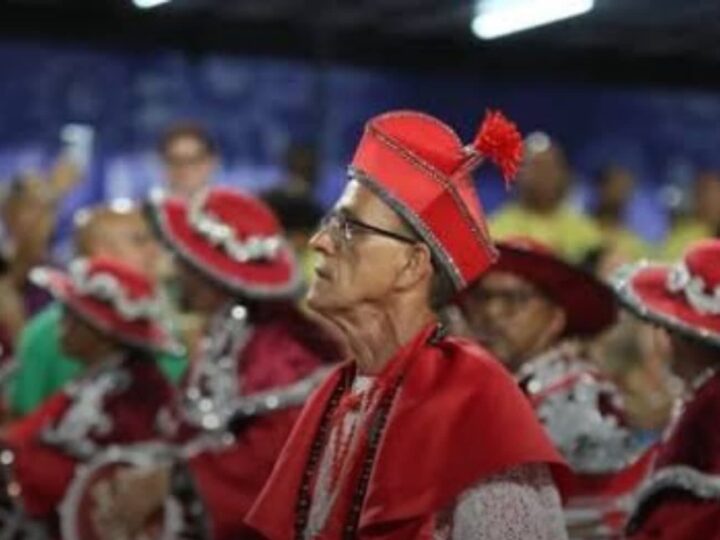 Niterói vai parar: Viradouro celebra tetracampeonato com desfile aberto ao público neste sábado
