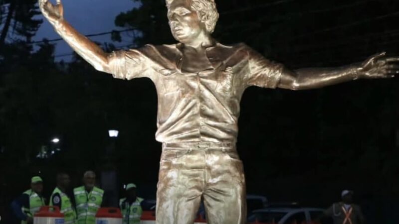 Monumento em homenagem a Cacá Diegues é inaugurado no Rio um ano após sua morte