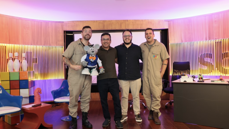 Comédia SBT chega às noites de sábado com humor irreverente e reúne imprensa em coletiva nesta segunda (30)