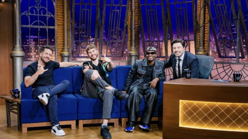 Três comediantes, três continentes e um sucesso: “The Noite” recebe Maurício Meirelles, Paul Cabannes e Baptista Miranda