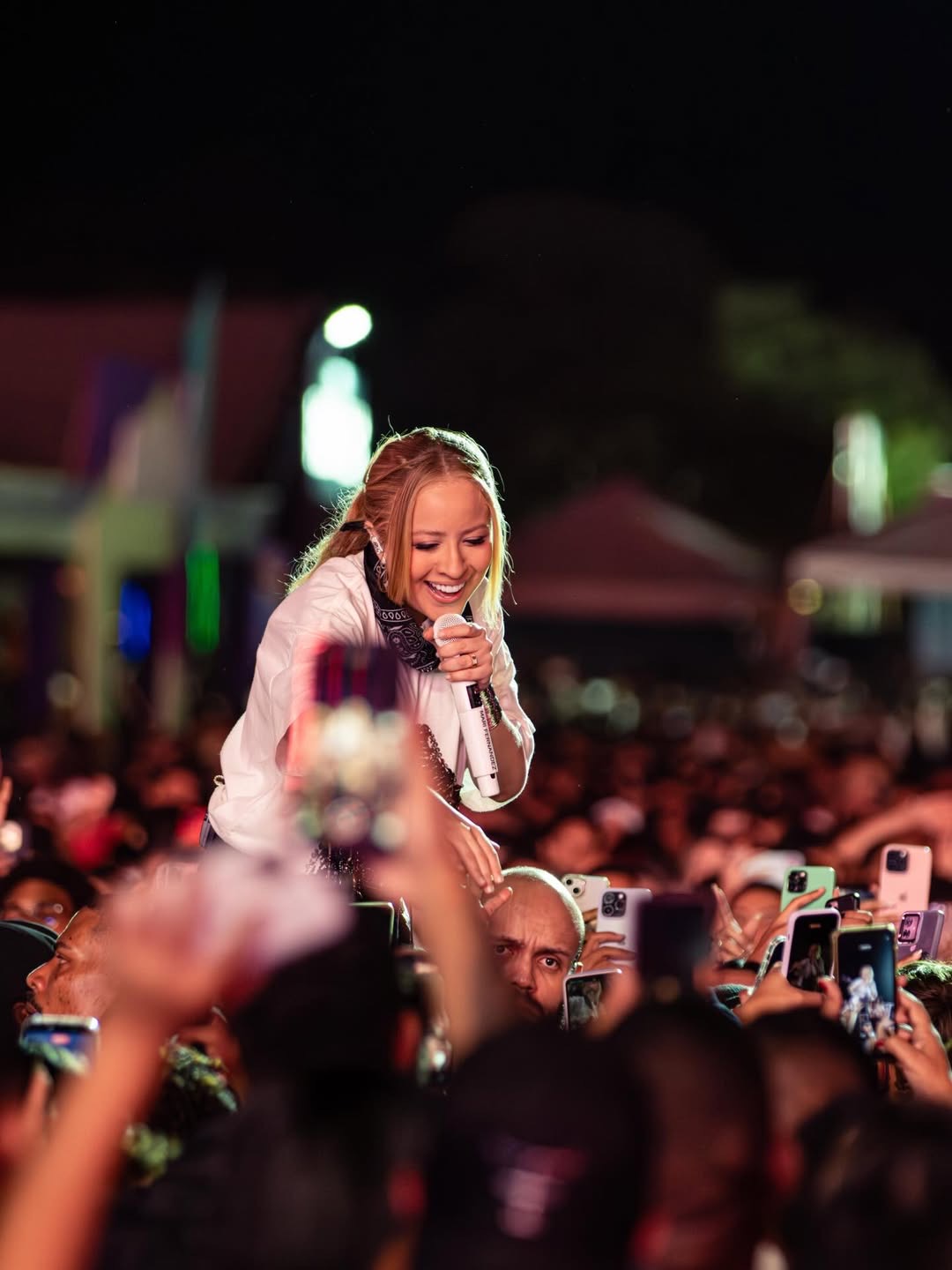 Mari Fernandez grava novo DVD intimista em Fortaleza e reforça conexão