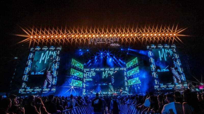 Henrique & Juliano iniciam show para mais de 40 mil pessoas em Goiânia na 3°edição do Manifesto Musical