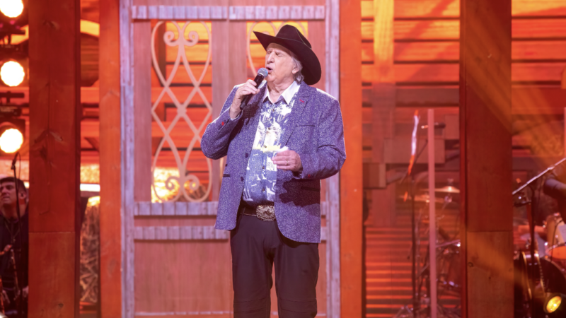 Sérgio Reis retorna ao Teatro Bradesco com show especial